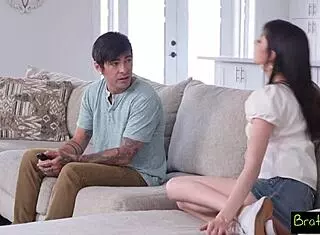 Lana Small 18+ Teases Stepbro With Nipples Into Pussy Trap - S33 E6