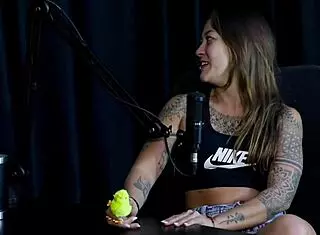 我是Oruan亲了名人现在公共场合操俩双性恋男