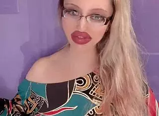 Goddess mistress engages in financial domination session