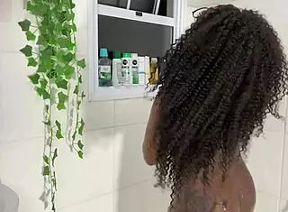 rapidinha no banheiro com mulata bruna black 😍