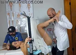 o corno esposa e o ginecologista falso e tarado