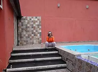 salgo a trotar en un parque y me encuentro con un entrenador que me termina follando