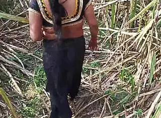 i'm desi step aunty gettin outdoor muff divin in field