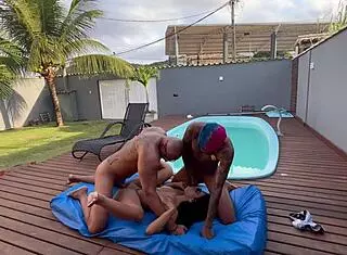 Mais gostosa a ninfetinha mais rabuda do xvideos podendo no peito sem camisinha 😍