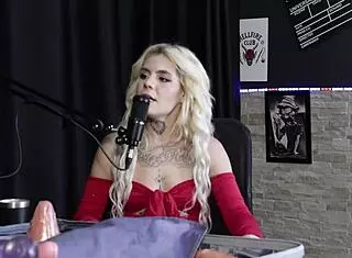 Loira Explica Como Fazer Um Bom Sexo Anal Demonstra Seu Boquete E Gemido Ao Enfiar No Cu - Kyra Sex Sheer Red