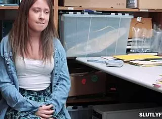 警官内森让奥菲莉亚服从狂操哼哼