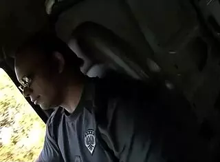 Reyna Cruz喊深插我一边深喉骑大屌