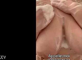 maman française ronde caresse gros seins milf sous douche