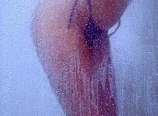 Tanned girl: 'Want to see me shower in bikini?'