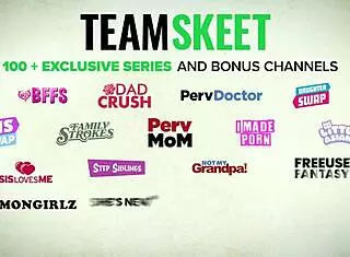 Shoplyfter Scandal! Curvy Teen with Perfect Booty Strikes Dirty Deal with Security Officer on Desk!