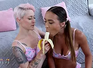 P-婊子81：Mina K和Priscila Belini双大屌猛肛！