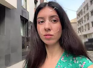 辣妹输游戏街头精液走秀