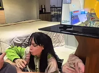 Perfect Blowjob While Gaming Call of Duty with Amberzinha!