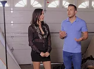 Real Estate Agent Bribes Client With Session