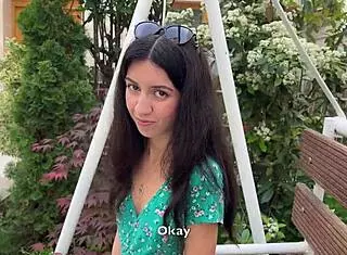 辣妹输游戏街头精液走秀