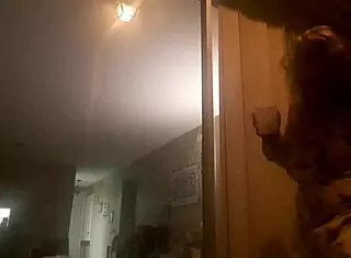 Dulcemendra, aka Ginger Paris, flashes her boobs outside 😍