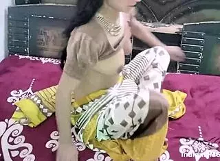 Desi wife enjoys anniversary sex with husband in missionary and doggystyle 😘