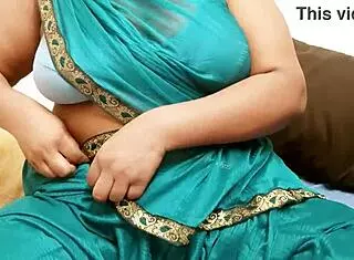 iranian woman showing off her sexy big tits 😍