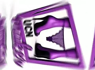 Tres Magrinhas Se Pegando com Consolo Enorme em Girl on Girl Action