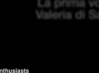 Valeria, the lover of Carrara, enjoys homemade moments with her partner