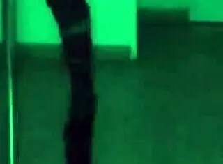 amysexxxjuguetona, rip those clothes for private striptease!