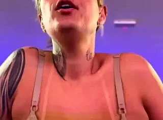 At gym, I got hot and sweaty in pussy