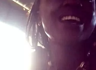 come eat with a black african lady