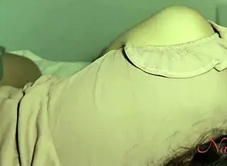 继母让我睡在她床上