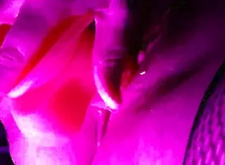 i squirt on my pink dildo