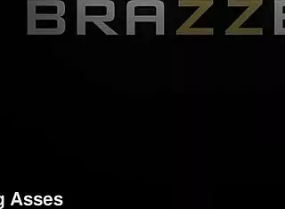 Bold touching of Luna Luna Star