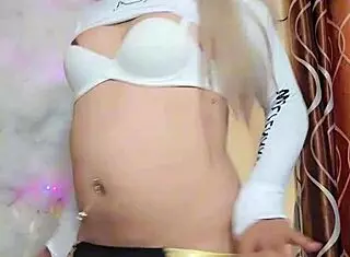 rica blanca transsexual sucks cock so well