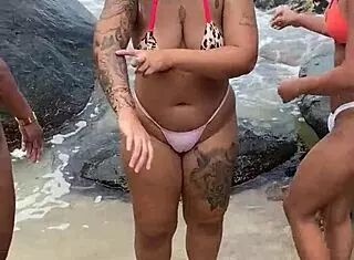 Olá, Somos As Peludinhas Fodendo Na Praia! 🌊