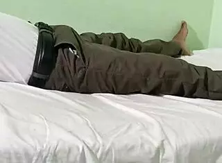 जब पति घर पे नहीं था तो अपने देवर जी के लन्ड चूस के मजे दिए, Feeling The Teasing And Deepthroat.