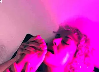 Two Queens Play With Feet And Armpits