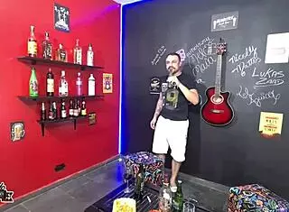 Menage no boteco with lesbian licking and interracial entry