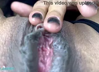 Adoro Dar o Cú Mas Tem Que Ser Com Força, Squirting e Anal Finger