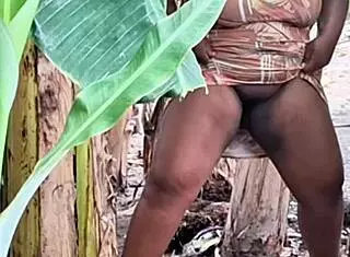 Hey, that evangelical milf is peeing in public with her big pussy.