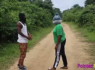 Sex in the bush is so good! 😍