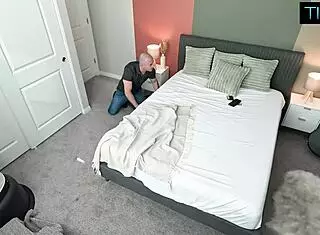 Mia River Uses Cunt To Pay Roommate Back After Stealing!