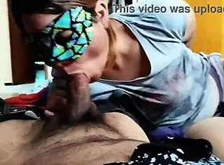 Oral garganta profunda amateur le doy una buena mamada a mi ex un adelanto del v�deo completo