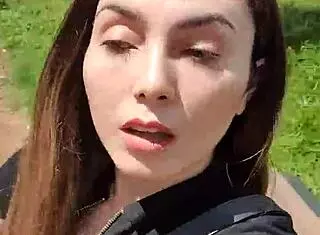 found this beautiful outdoor spot after shopping to masturbate my pussy and squirt?