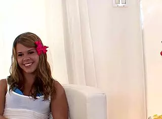 Elizabeth Bentley swallows huge cum load after pov blowjob