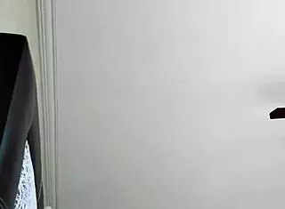 I fuck my lover nicely in the hidden motel room.