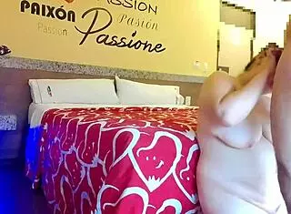 chichona bien putita-clip with big ass and natural tits