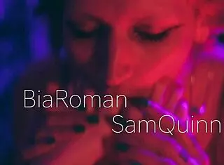 I want to worship your sexy feet 😍