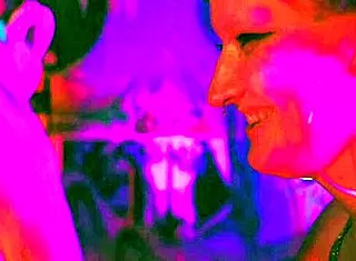 I want to worship your sexy feet 😍