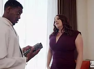 Maggie Green Crushes on Doctor Jordan for Deepthroat and Facial