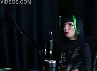 Decidiu Investir Em Conteúdo Pornô Foi Chamada Na Direção Da Escola Por Um Vídeo Vazado Perdeu A Virgindade Na Cama Da Mãe - Carol Rhcp Sheer Red