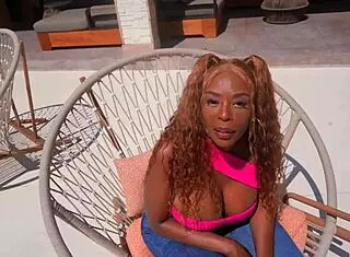 yum the boss meets a young 18+ man and gets laid