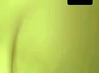 Indian girl masturbates on paytm video call
